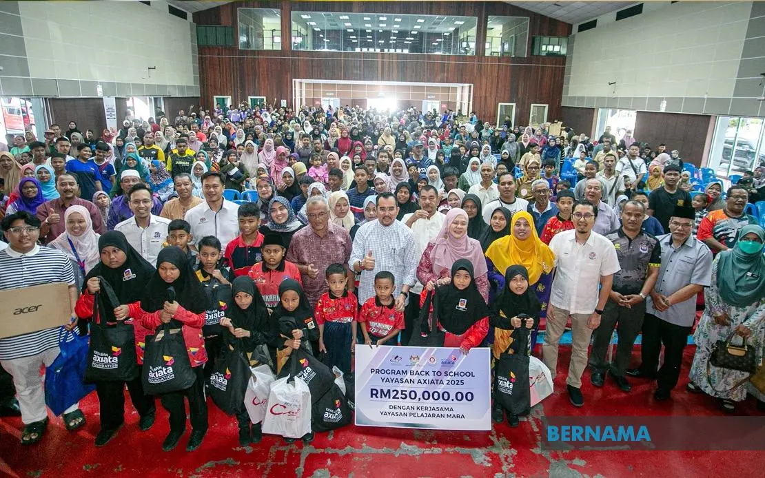 Yayasan Axiata Sumbang RM1 Juta Bantuan Pendidikan Pelajar Kurang Berkemampuan